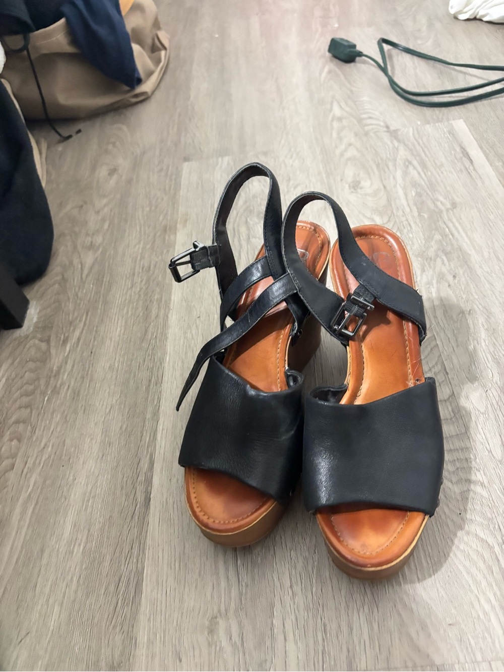 Gianni Bini Black Leather Wedge Sandals with Tan Insole